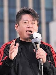 【画像】堀江貴文さん「(始球式のフォームを指摘され)はぁ？！じゃあ始球式なんかやんねーよ！」