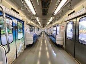 車掌「中ほどまでお進みください」一切動かない奴「…？」←コレ