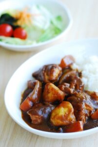 カレーには絶対に入れてはならない具材は何？